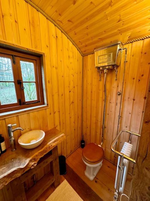 Shepherds Hut/hot Tub Private Jurassic Coast Bridport