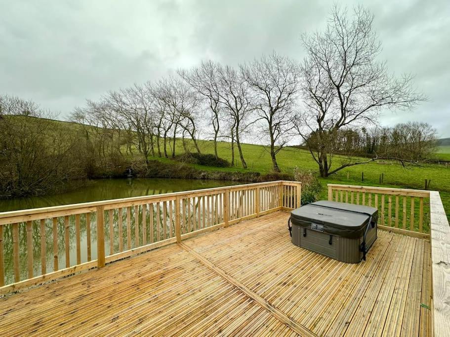 Holiday home Shepherds Hut/hot Tub Private Jurassic Coast Bridport