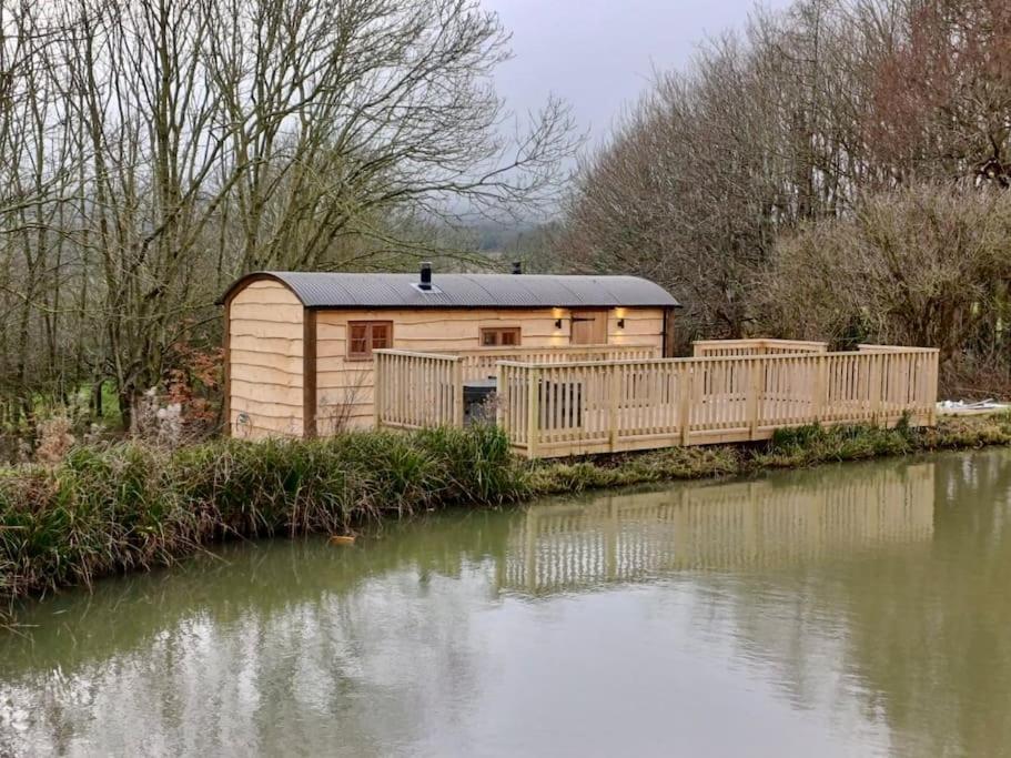 Shepherds Hut/hot Tub Private Jurassic Coast Holiday home